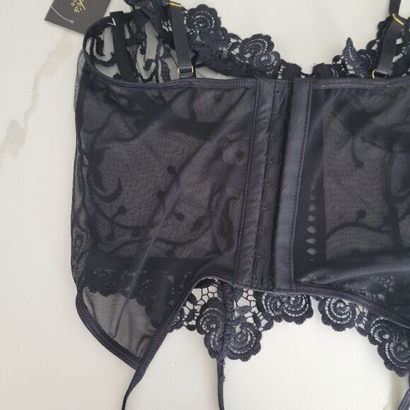 NEW Frederick's bustier Intimate Bra mesh size M - Picture 2 of 10